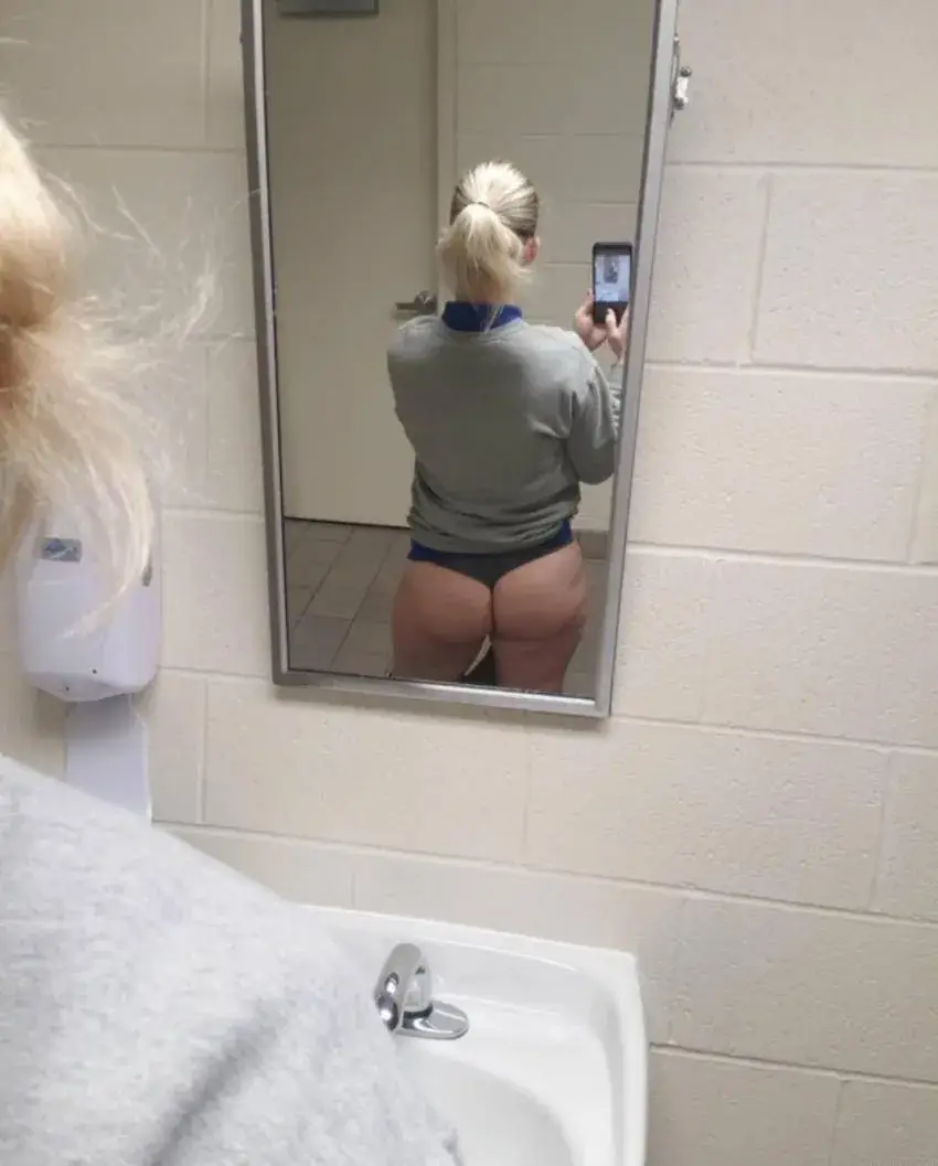JustJenneffer McDonough JustJenneffer